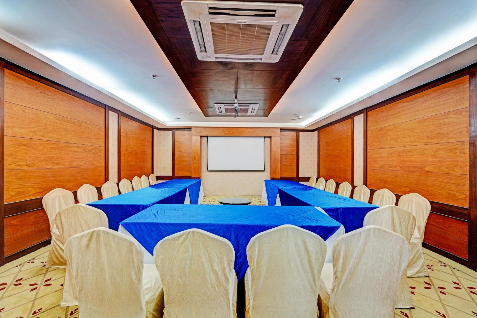 Hotel Grand Aerotech New Delhi